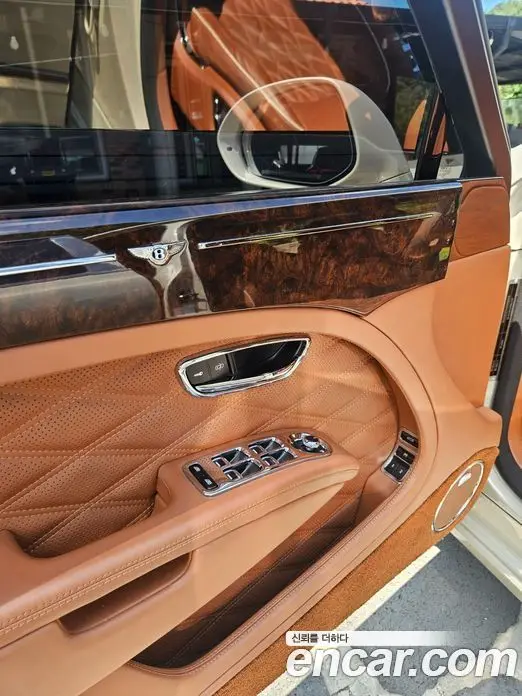 Bentley Mulsanne 2018 6.8 автомат (гидро), фото 17 Bentley Mulsanne 2018 6.8 автомат (гидро), фото 17