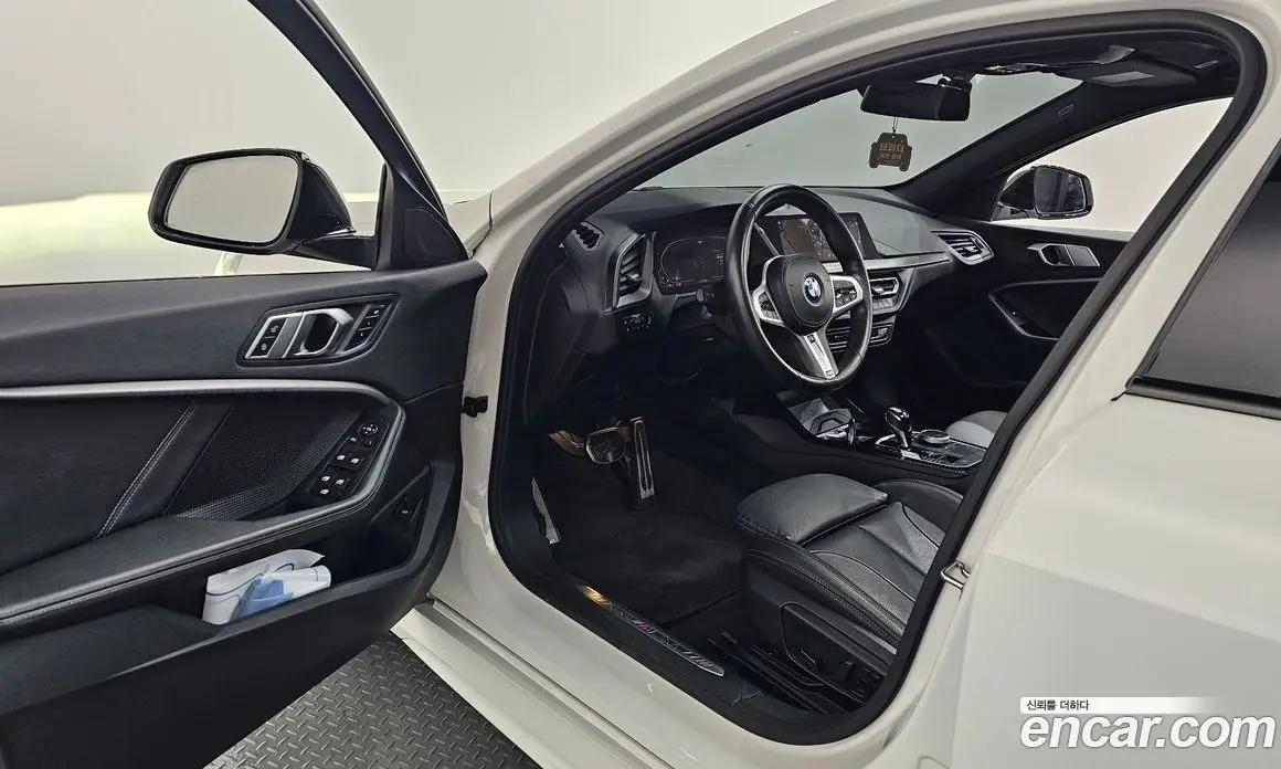 BMW 1 серия 2022 2.0 автомат (гидро), фото 13