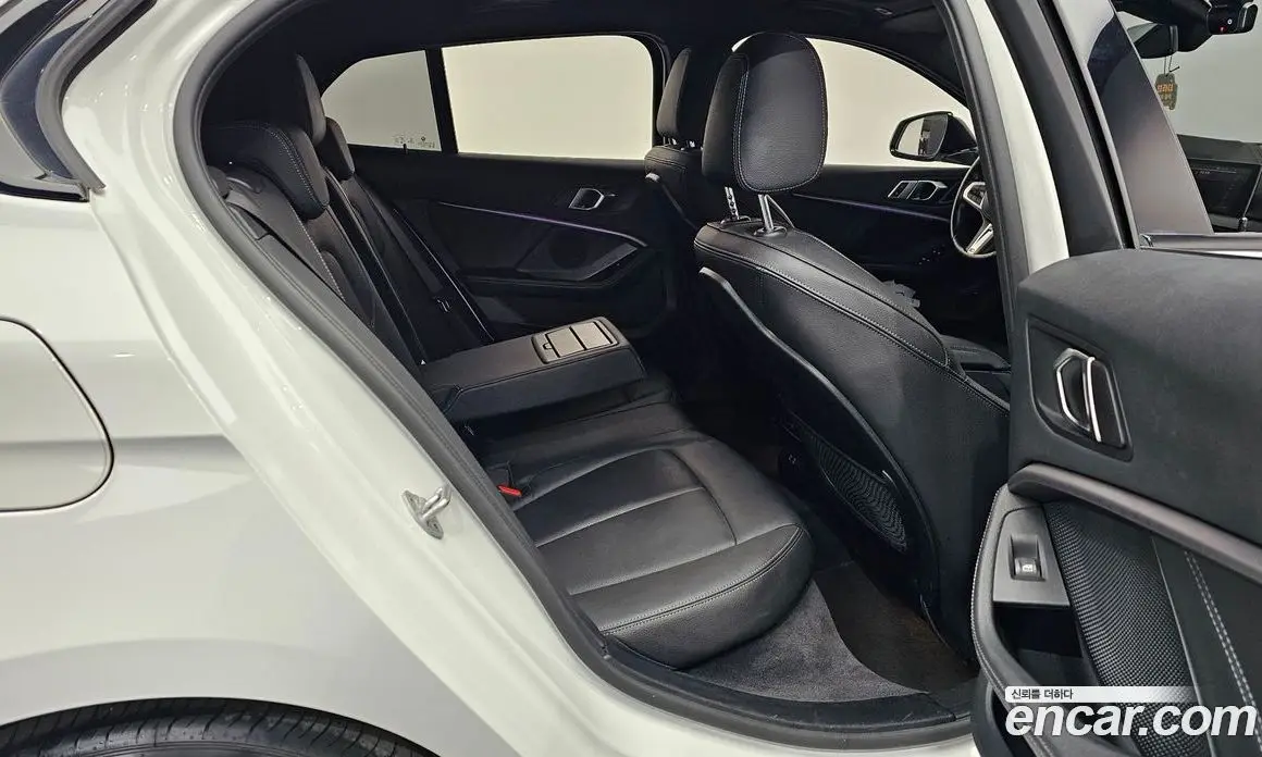 BMW 1 серия 2022 2.0 автомат (гидро), фото 16