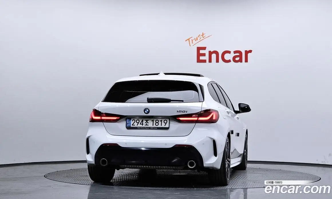 BMW 1 серия 2022 2.0 автомат (гидро), фото 4