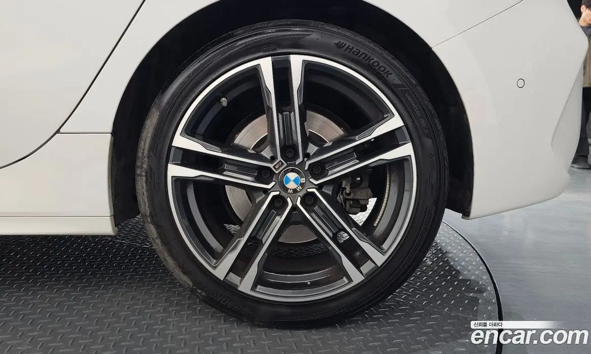 BMW 1 серия 2022 2.0 автомат (гидро), фото 7