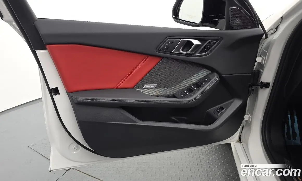 BMW 1 серия 2025 2.0 автомат (гидро), фото 14