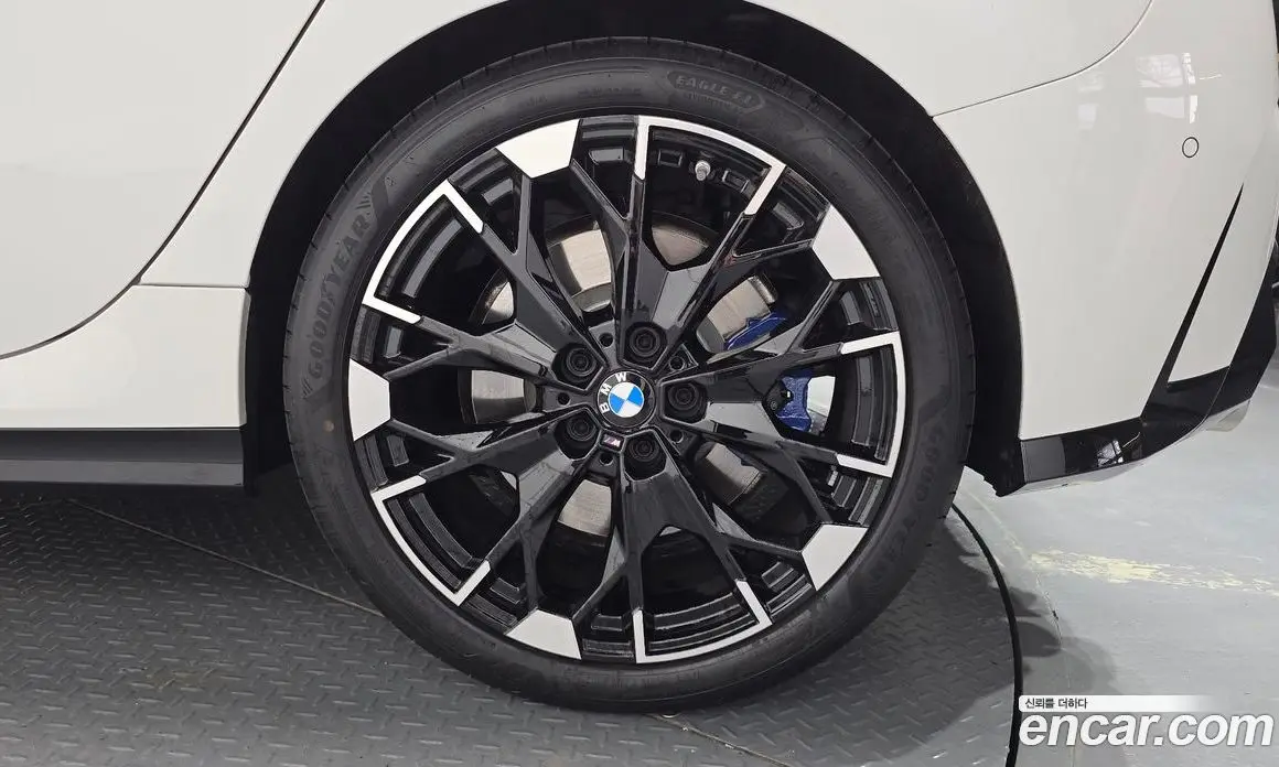 BMW 1 серия 2025 2.0 автомат (гидро), фото 7