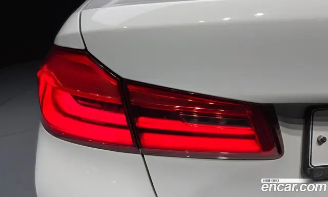 BMW 5 серия 2018 2.0 автомат (гидро), миниатюра 9 BMW 5 серия 2018 2.0 автомат (гидро), миниатюра 9