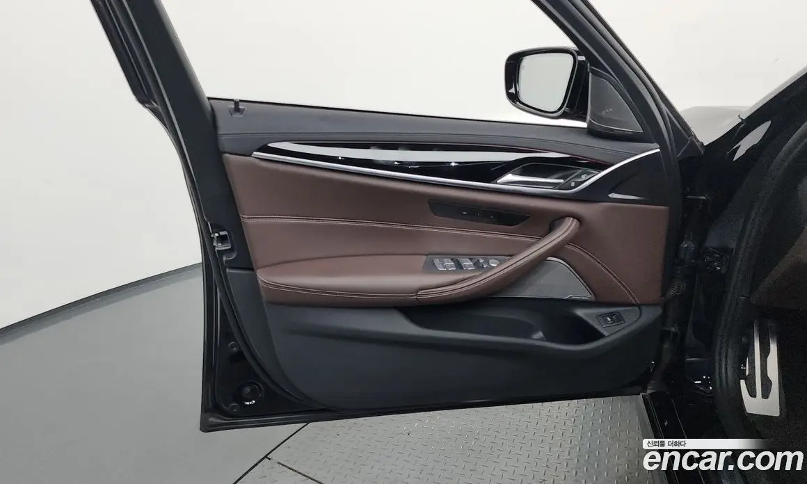 BMW 5 серия 2021 2.0 автомат (гидро), фото 14