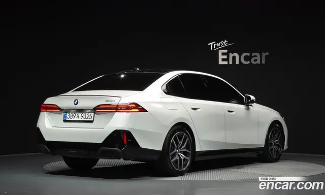 BMW 5 серия, 2025, 6 780 км