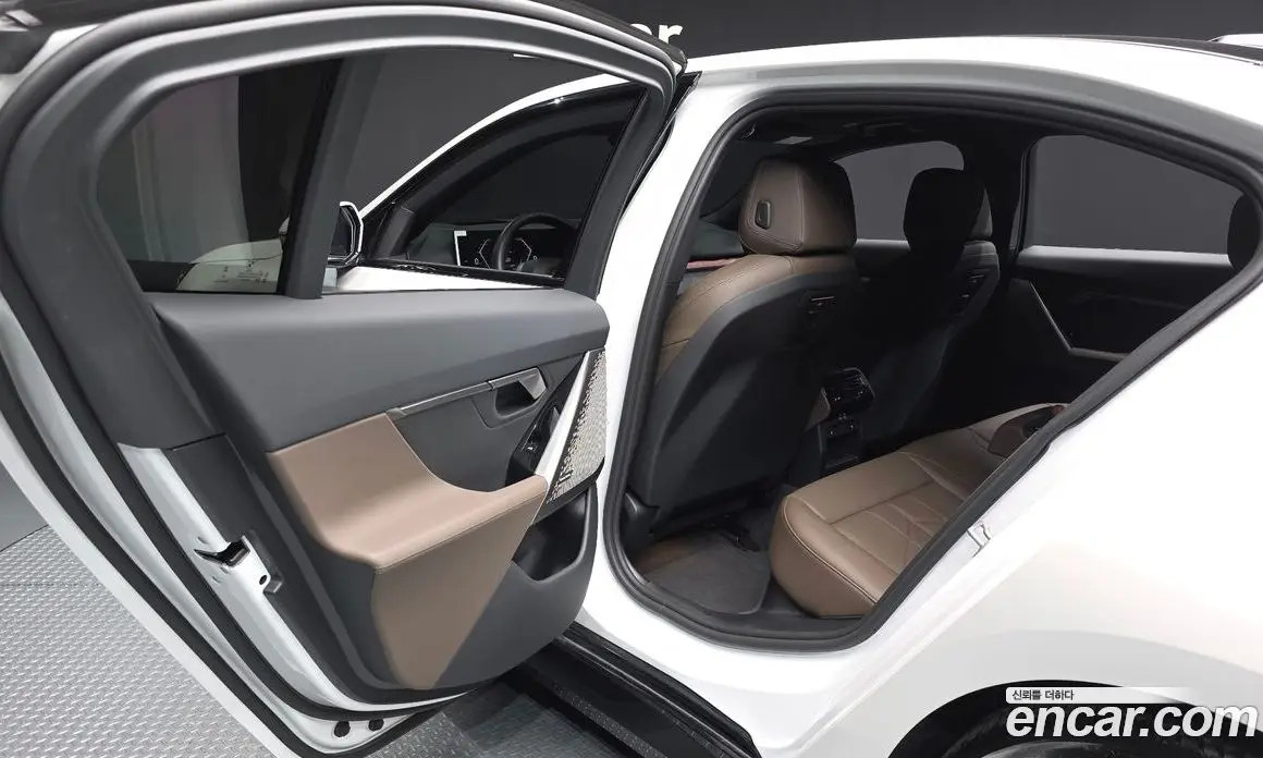 BMW 5 серия 2025 2.0 автомат (гидро), фото 15