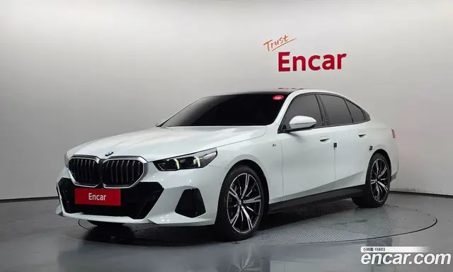 BMW 5 серия, 2025, 5 077 км