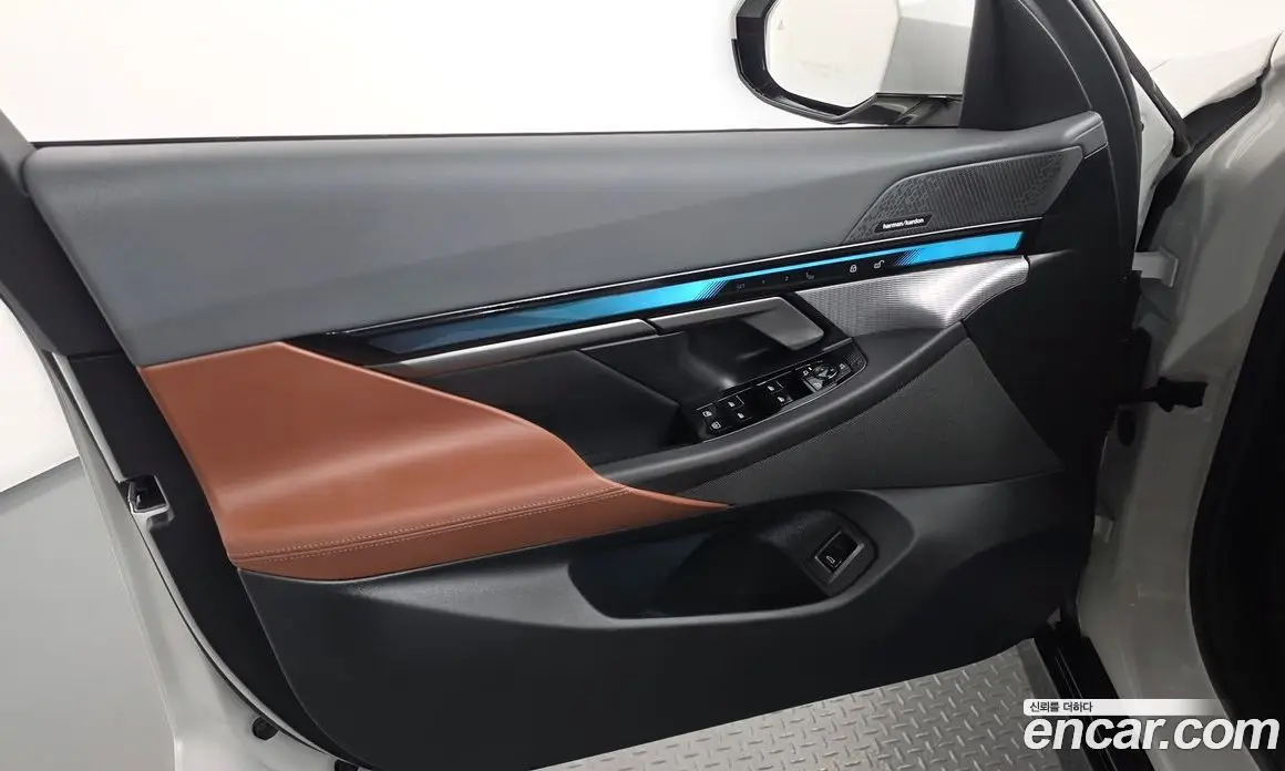 BMW 5 серия 2025 2.0 автомат (гидро), фото 14