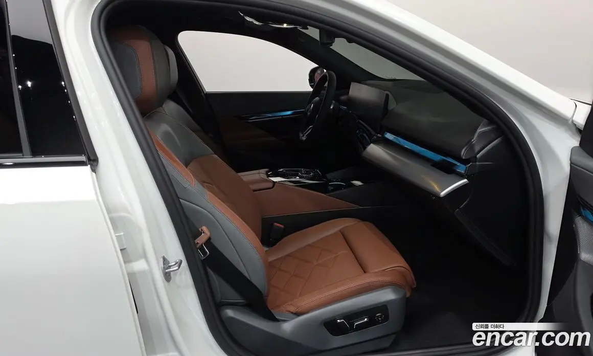 BMW 5 серия 2025 2.0 автомат (гидро), фото 16
