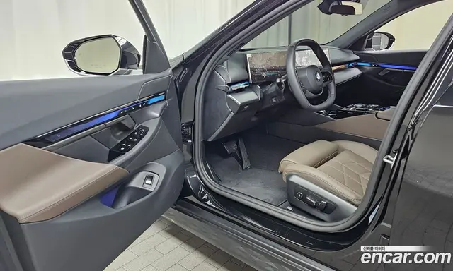 BMW 5 серия 2025 2.0 автомат (гидро), миниатюра 12
