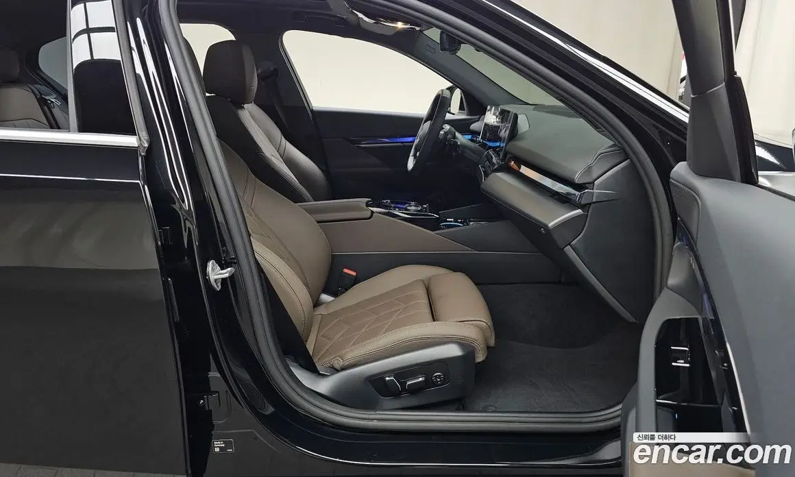 BMW 5 серия 2025 2.0 автомат (гидро), фото 15 BMW 5 серия 2025 2.0 автомат (гидро), фото 15
