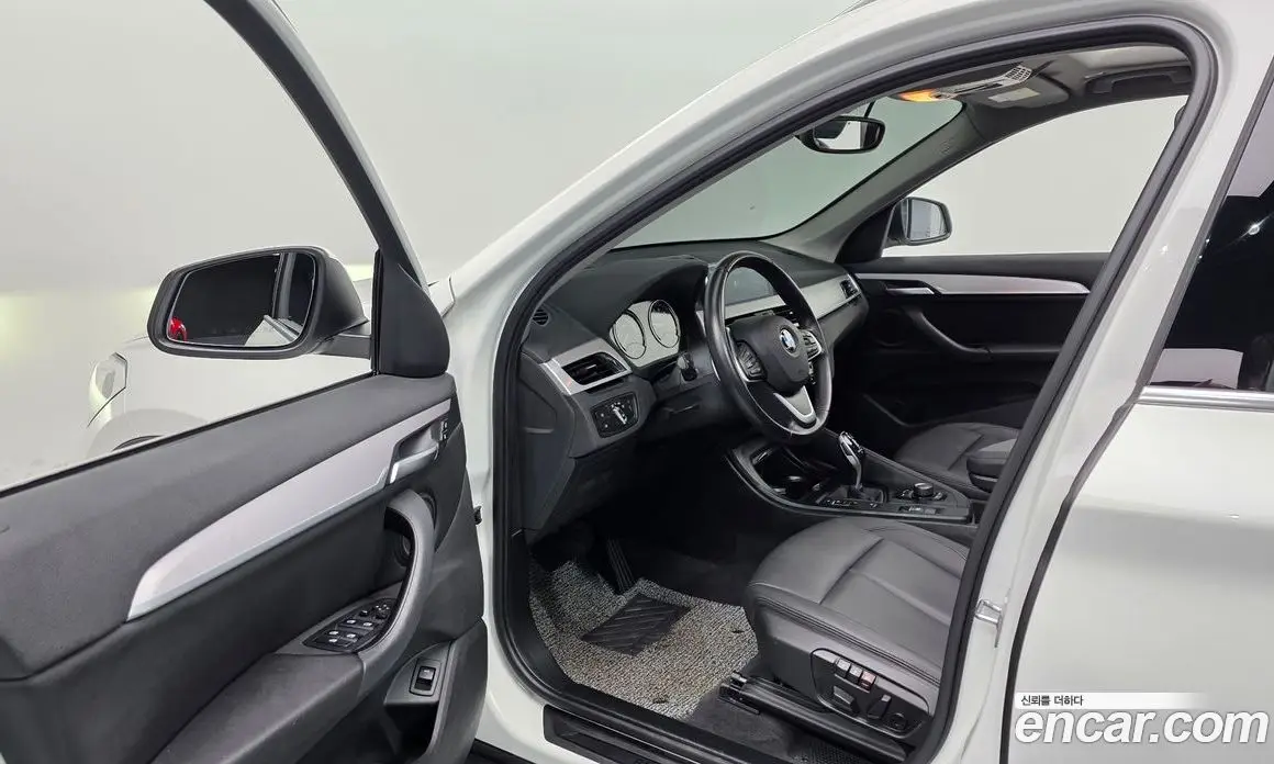 BMW X1 2020 2.0 автомат (гидро), фото 13