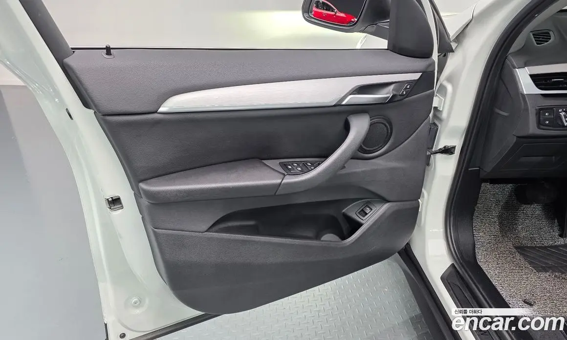 BMW X1 2020 2.0 автомат (гидро), фото 14