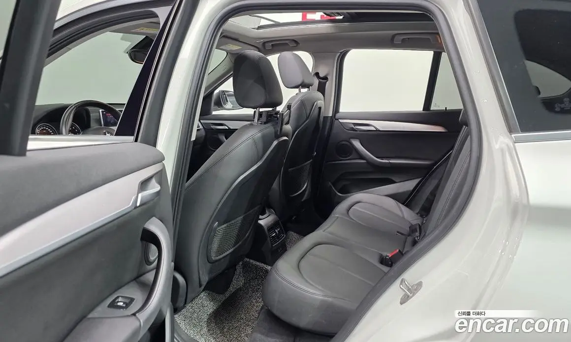 BMW X1 2020 2.0 автомат (гидро), фото 16