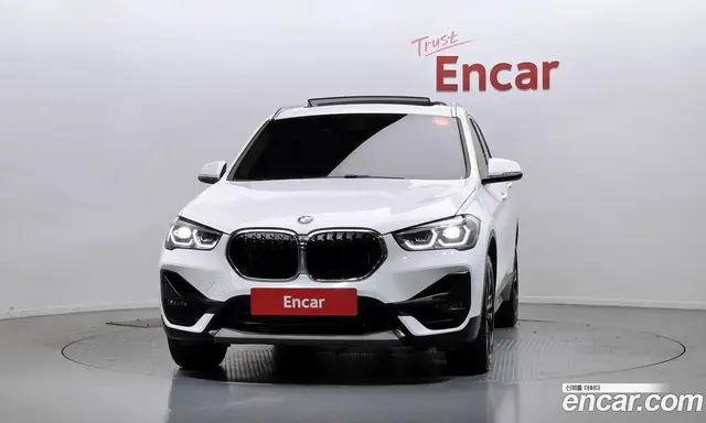 BMW X1 2020 2.0 автомат (гидро), миниатюра 3