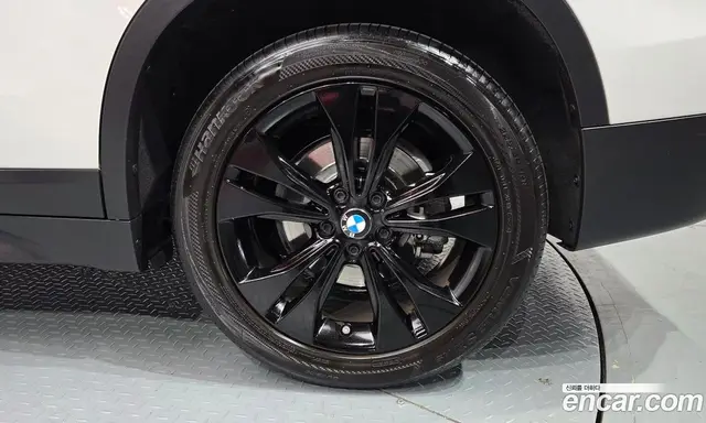 BMW X1 2020 2.0 автомат (гидро), миниатюра 7