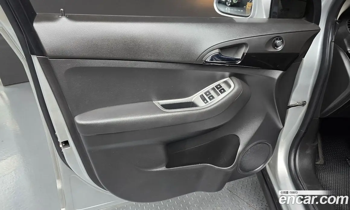 Chevrolet Orlando 2011 2.0 автомат (гидро), фото 13