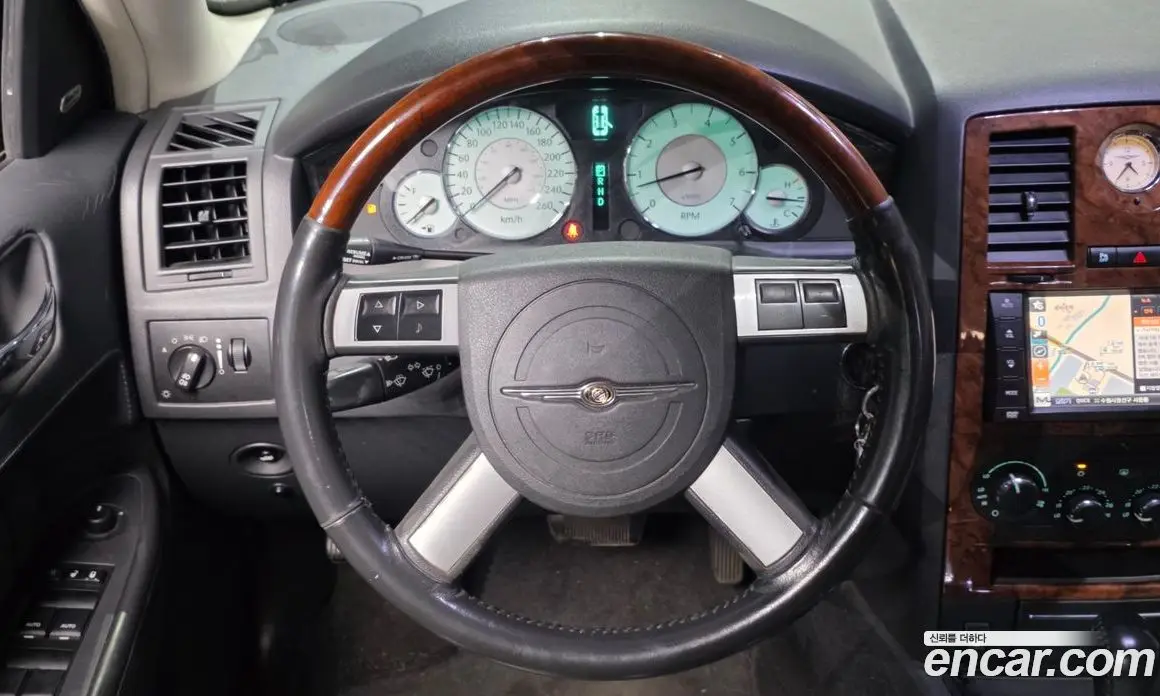Chrysler 300C 2010 3.5 автомат (гидро), фото 18 Chrysler 300C 2010 3.5 автомат (гидро), фото 18