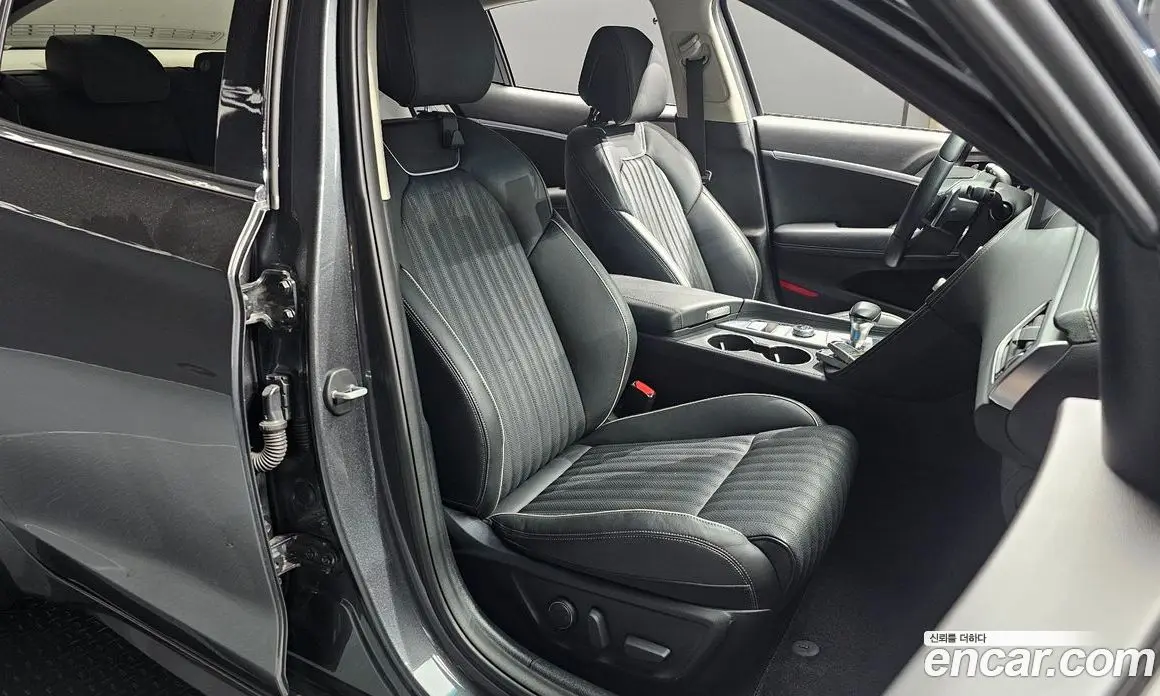 Genesis G70 2018 2.0 автомат (гидро), фото 18