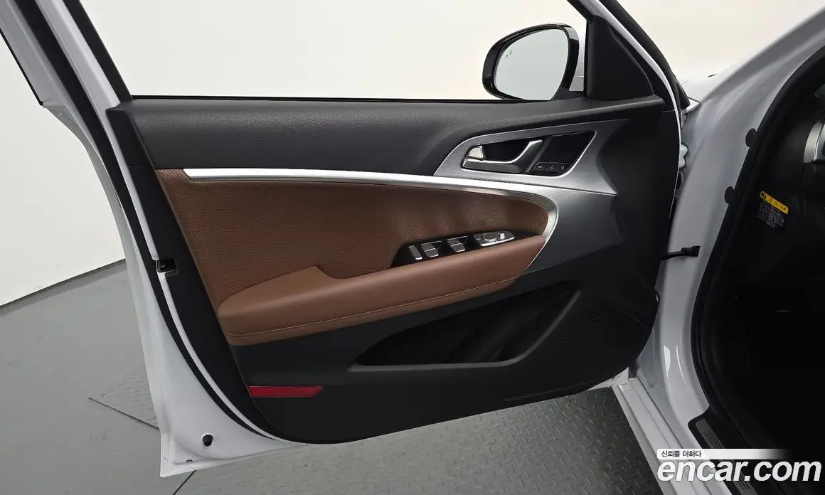 Genesis G70 2019 2.0 автомат (гидро), фото 14 Genesis G70 2019 2.0 автомат (гидро), фото 14