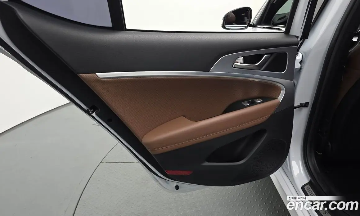 Genesis G70 2019 2.0 автомат (гидро), фото 15 Genesis G70 2019 2.0 автомат (гидро), фото 15