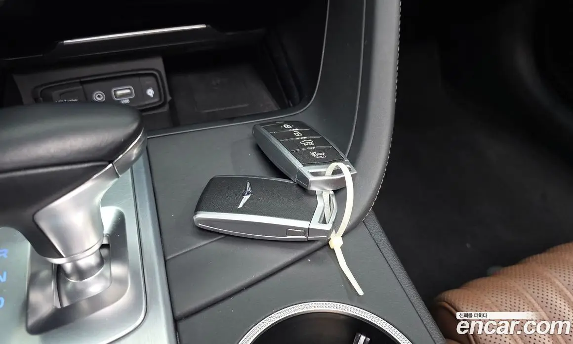 Genesis G70 2019 2.0 автомат (гидро), фото 16 Genesis G70 2019 2.0 автомат (гидро), фото 16