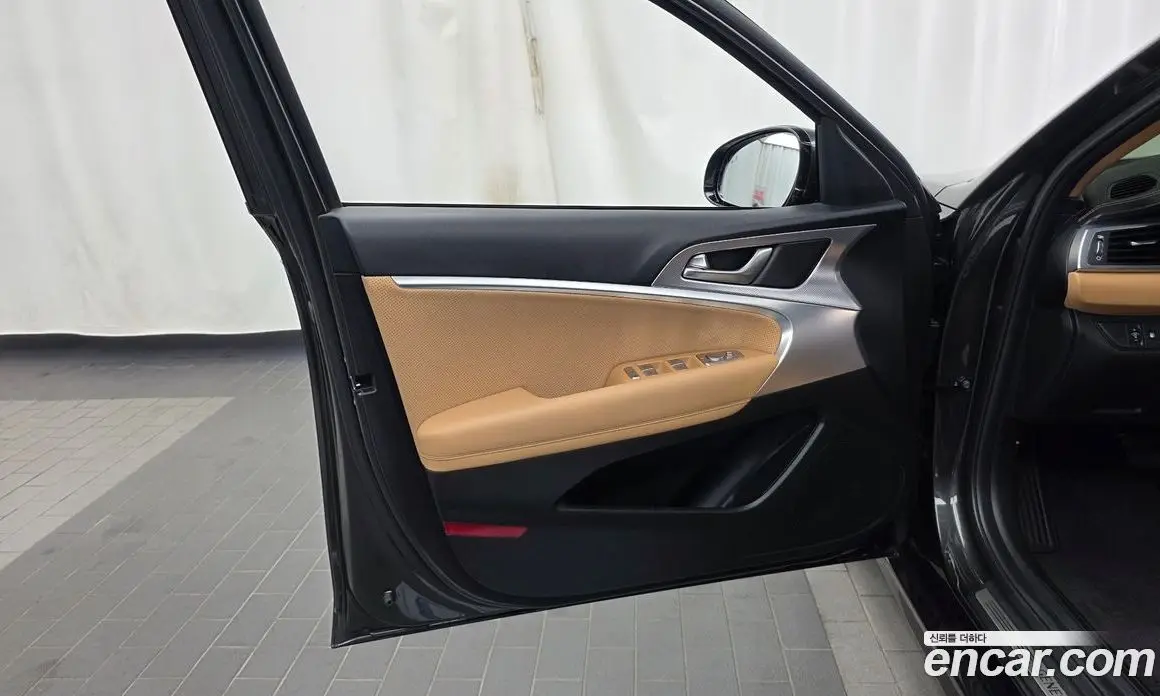Genesis G70 2023 2.0 автомат (гидро), фото 14