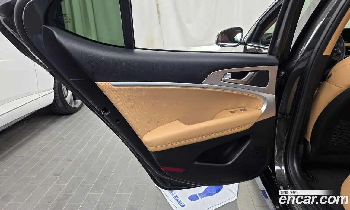 Genesis G70 2023 2.0 автомат (гидро), фото 15