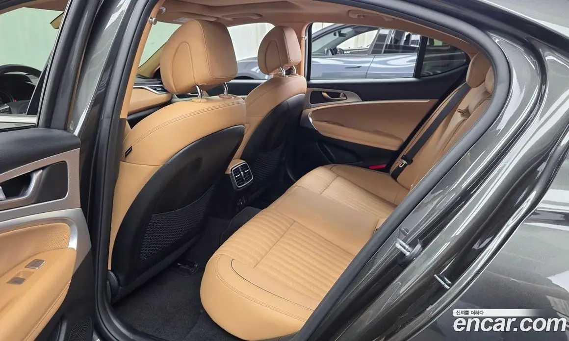 Genesis G70 2023 2.0 автомат (гидро), фото 16