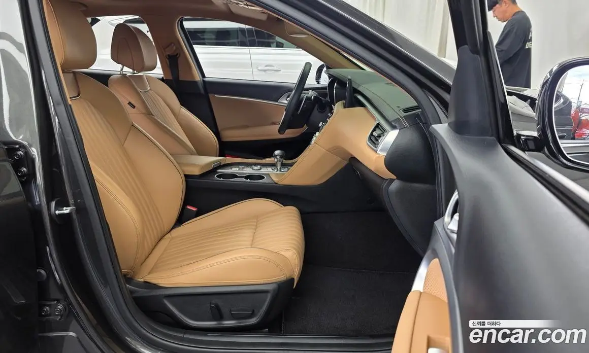 Genesis G70 2023 2.0 автомат (гидро), фото 17