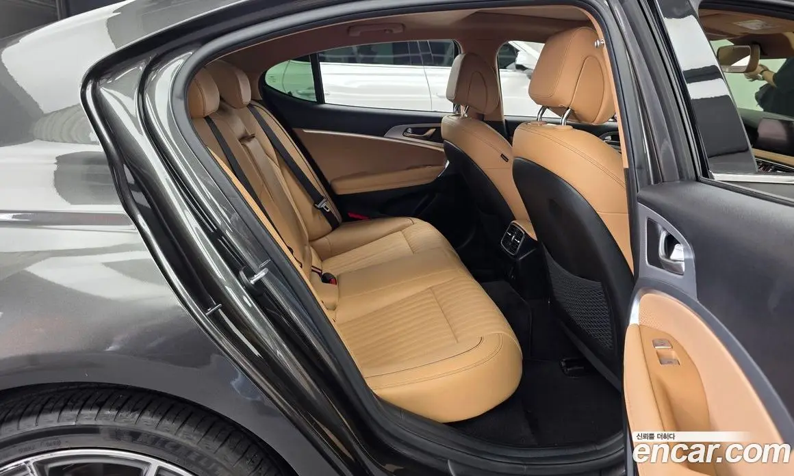 Genesis G70 2023 2.0 автомат (гидро), фото 18