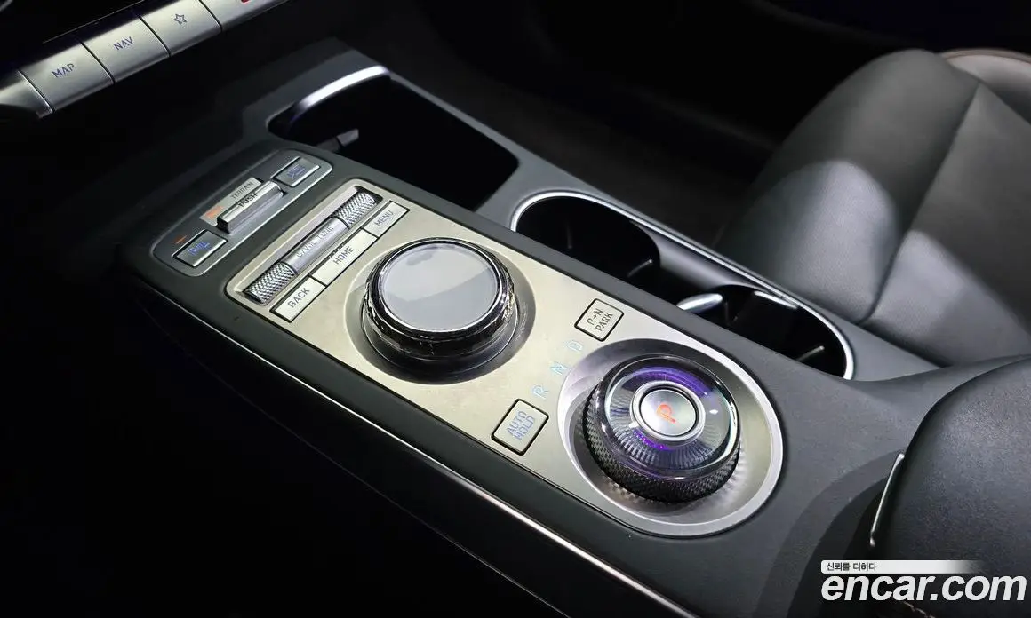 Genesis GV70 2021 2.2 автомат (гидро), фото 12 Genesis GV70 2021 2.2 автомат (гидро), фото 12