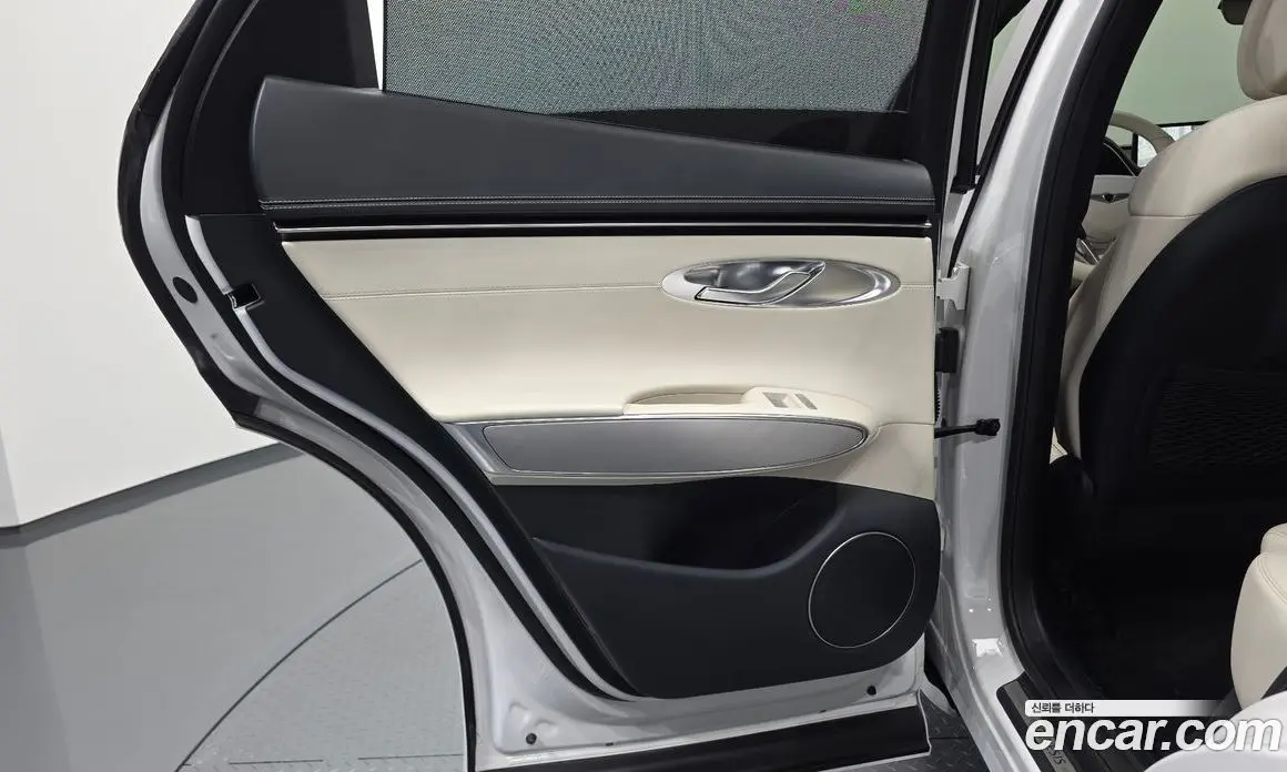Genesis GV70 2022 0.1 автомат (гидро), фото 15