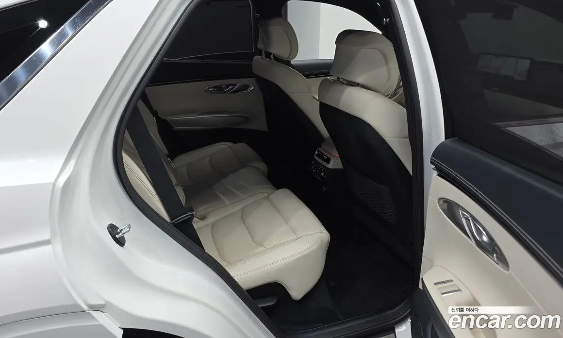 Genesis GV70 2022 0.1 автомат (гидро), фото 16