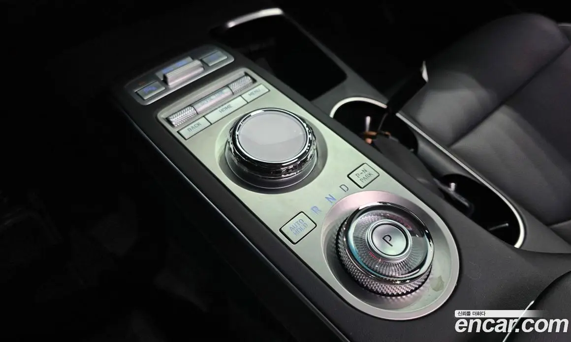 Genesis GV70 2023 2.5 автомат (гидро), фото 12 Genesis GV70 2023 2.5 автомат (гидро), фото 12
