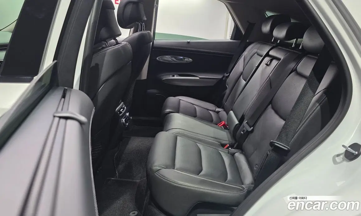 Genesis GV70 2023 2.5 автомат (гидро), фото 17 Genesis GV70 2023 2.5 автомат (гидро), фото 17