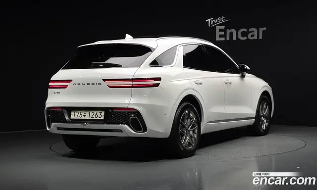 Genesis GV70, 2023, 22 390 км