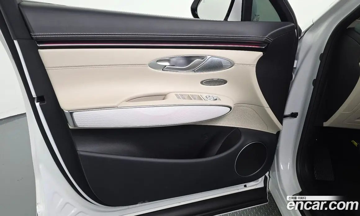 Genesis GV70 2024 2.5 автомат (гидро), фото 14