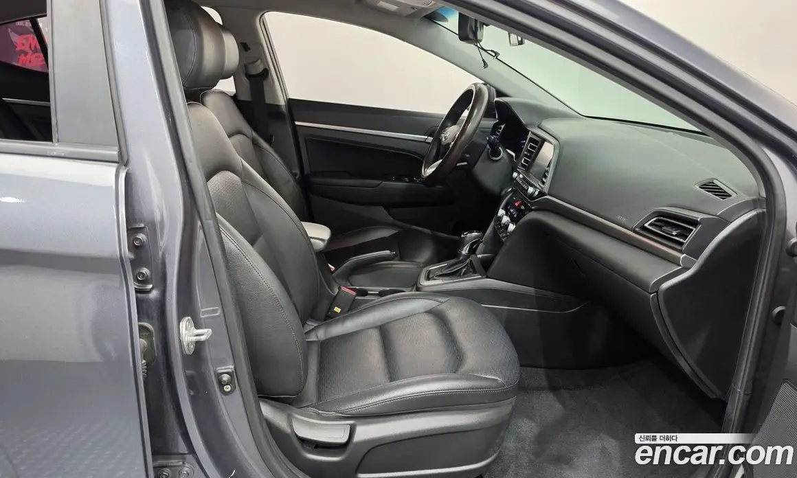Hyundai Avante 2019 1.6 автомат (гидро), фото 16
