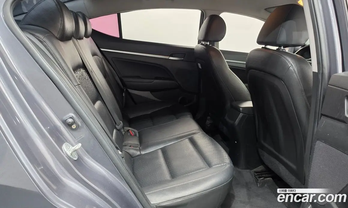 Hyundai Avante 2019 1.6 автомат (гидро), фото 17