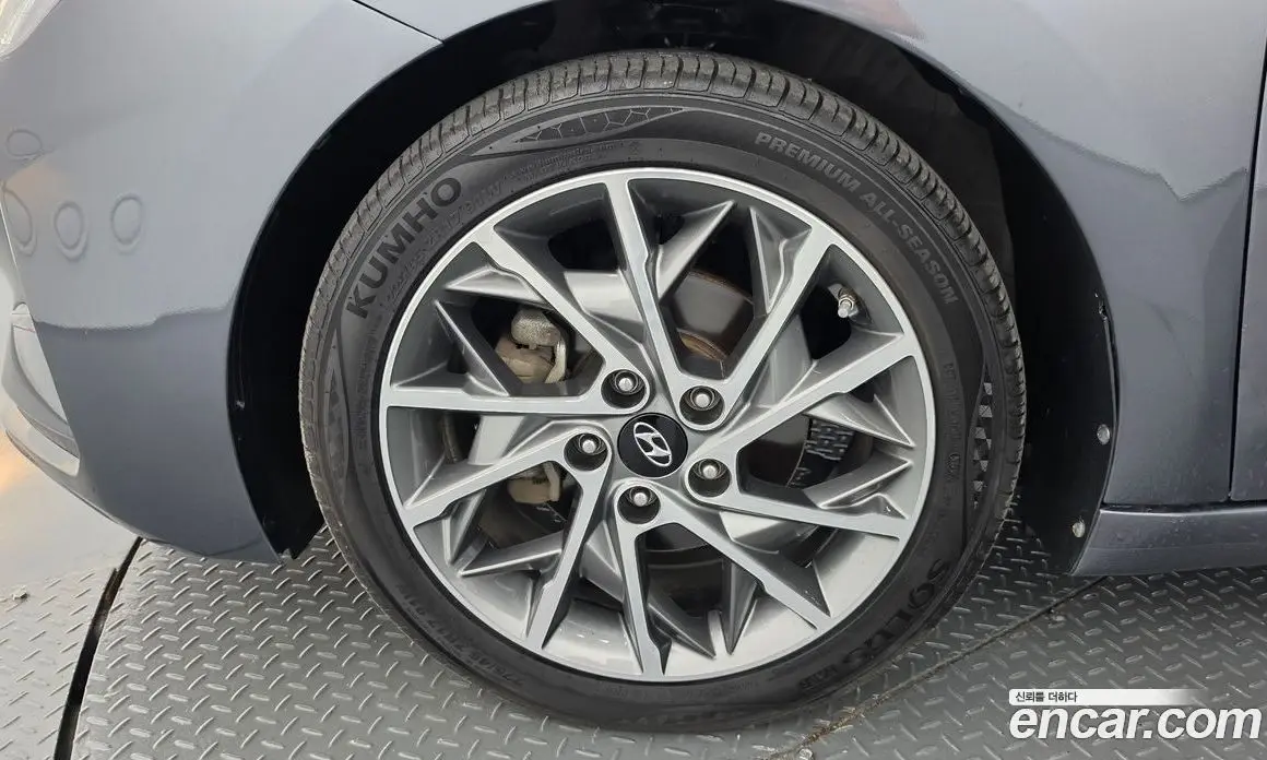 Hyundai Avante 2019 1.6 автомат (гидро), фото 5