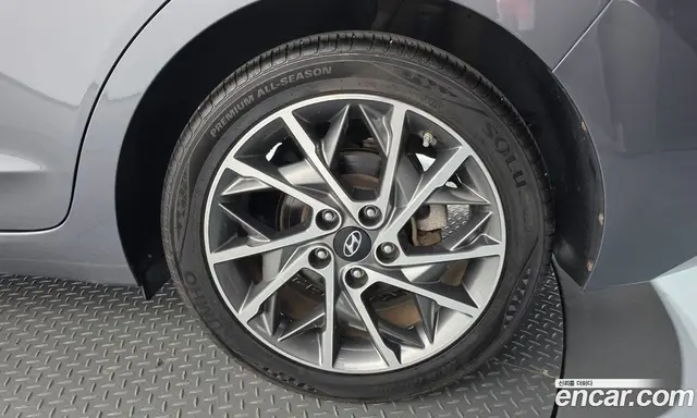 Hyundai Avante 2019 1.6 автомат (гидро), миниатюра 7