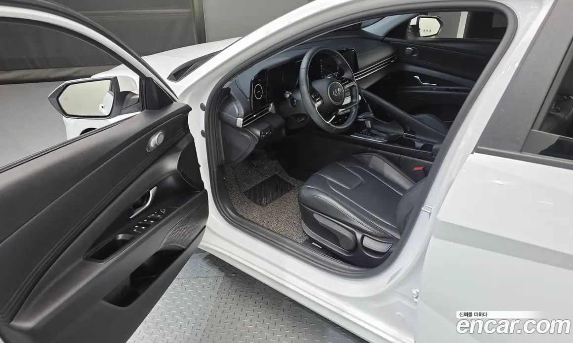 Hyundai Avante 2021 1.6 автомат (гидро), фото 13