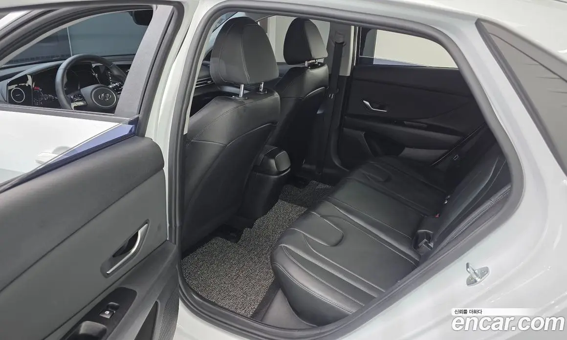 Hyundai Avante 2021 1.6 автомат (гидро), фото 16