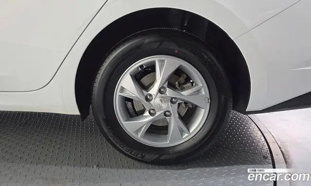 Hyundai Avante 2021 1.6 автомат (гидро), миниатюра 7