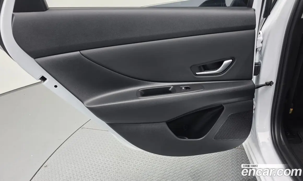 Hyundai Avante 2022 1.6 автомат (гидро), фото 15