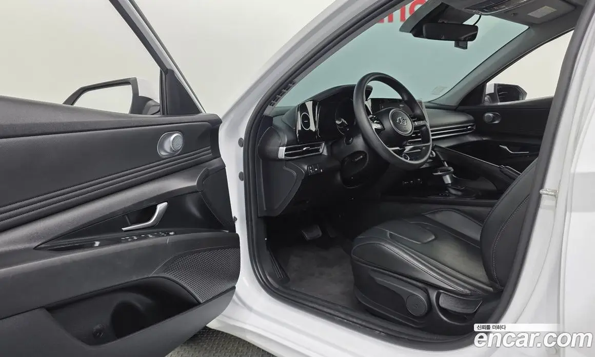 Hyundai Avante 2022 1.6 автомат (гидро), фото 16