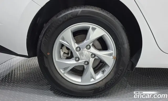 Hyundai Avante 2022 1.6 автомат (гидро), миниатюра 5