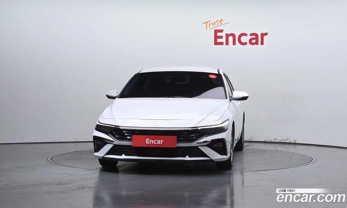 Hyundai Avante 2023 1.6 автомат (гидро), фото 3